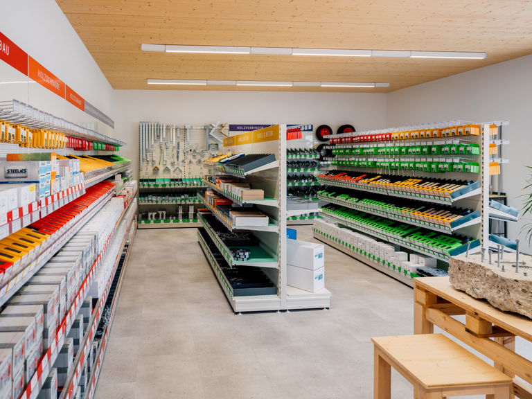 Einrichtung & Regalbetreuung Bild 1